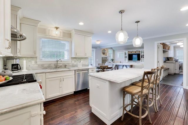 944 Western Avenue, Northbrook, IL 60062