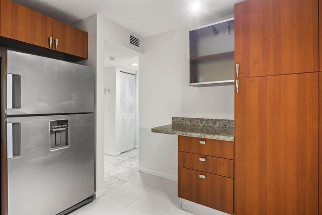 14 Vía De Casas Sur 103, Boynton Beach, FL 33426