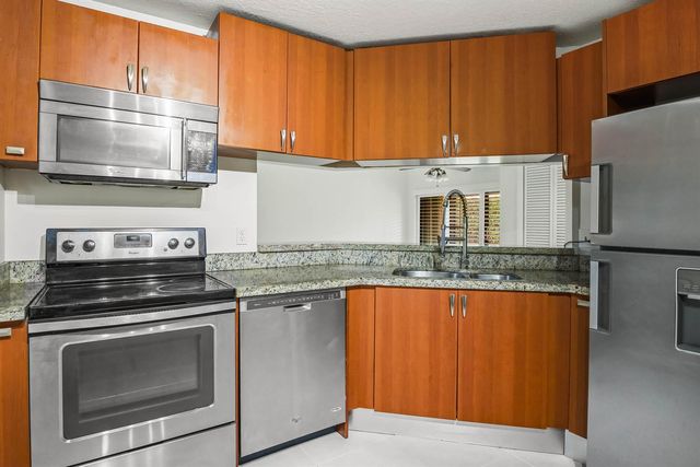 14 Vía De Casas Sur 103, Boynton Beach, FL 33426