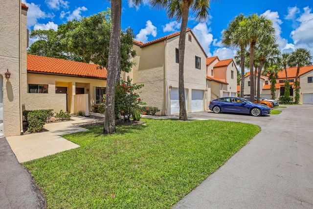 14 Vía De Casas Sur 103, Boynton Beach, FL 33426
