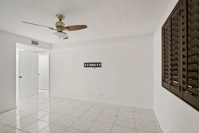 14 Vía De Casas Sur 103, Boynton Beach, FL 33426