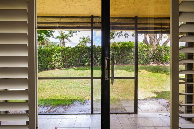 14 Vía De Casas Sur 103, Boynton Beach, FL 33426