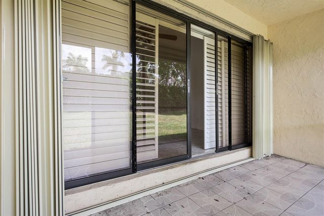 14 Vía De Casas Sur 103, Boynton Beach, FL 33426