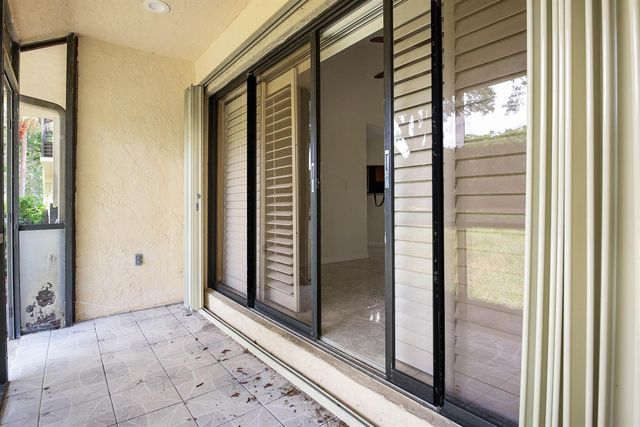 14 Vía De Casas Sur 103, Boynton Beach, FL 33426
