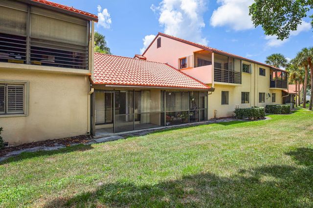 14 Vía De Casas Sur 103, Boynton Beach, FL 33426