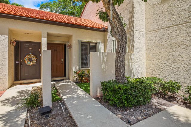 14 Vía De Casas Sur 103, Boynton Beach, FL 33426
