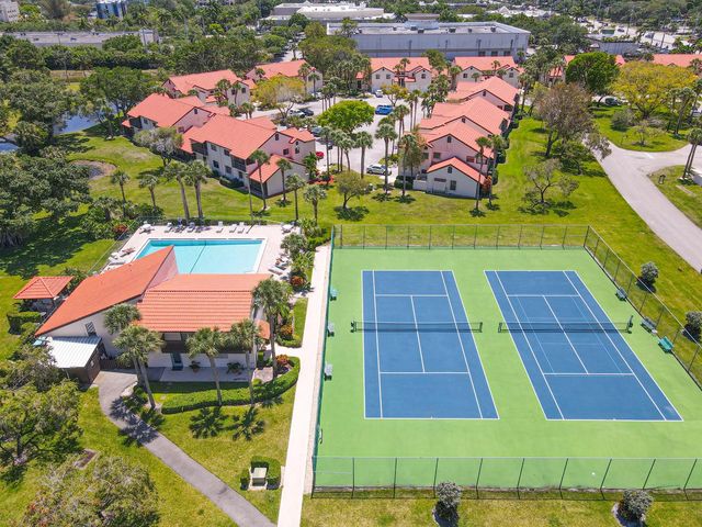 14 Vía De Casas Sur 103, Boynton Beach, FL 33426