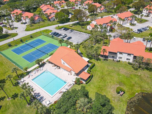 14 Vía De Casas Sur 103, Boynton Beach, FL 33426