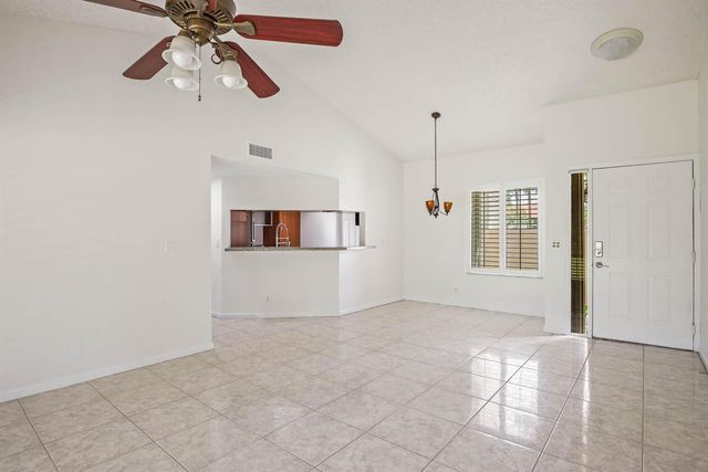 14 Vía De Casas Sur 103, Boynton Beach, FL 33426