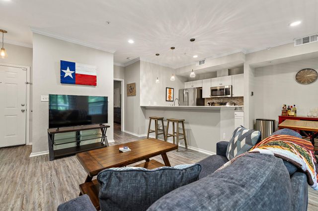 3839 Dry Creek DR 106, Austin, TX 78731