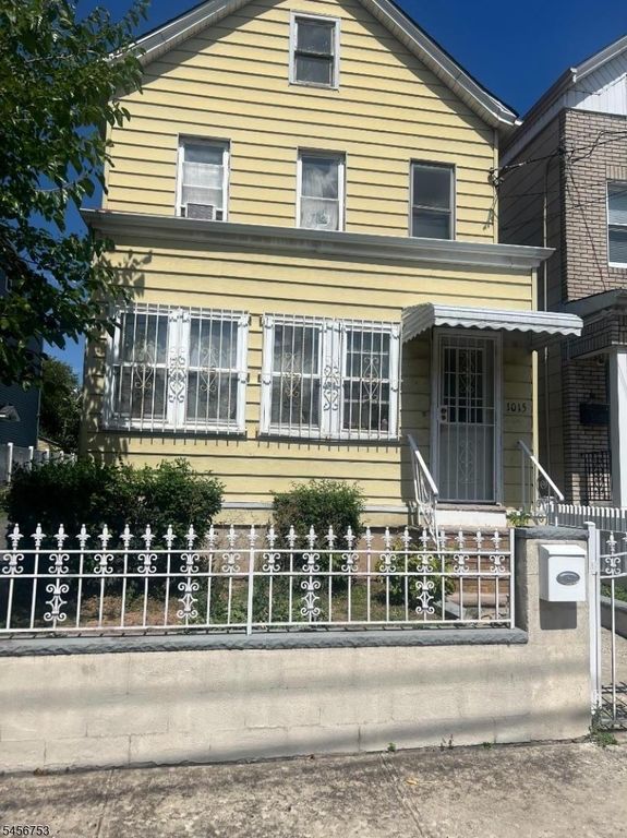 1013 Laura St, Elizabeth City, NJ 07201 — exterior