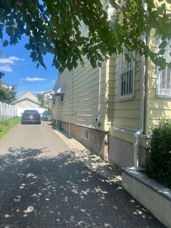 1013 Laura St, Elizabeth City, NJ 07201 — photo 2