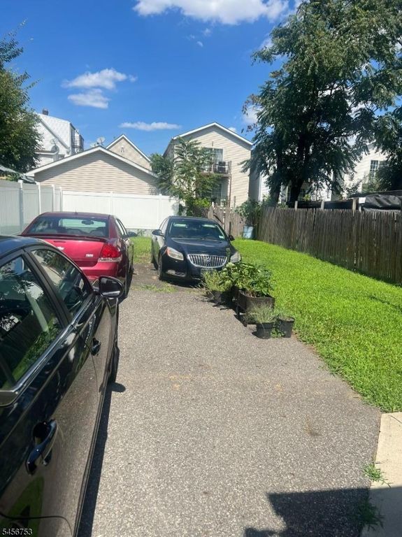 1013 Laura St, Elizabeth City, NJ 07201 — photo 3