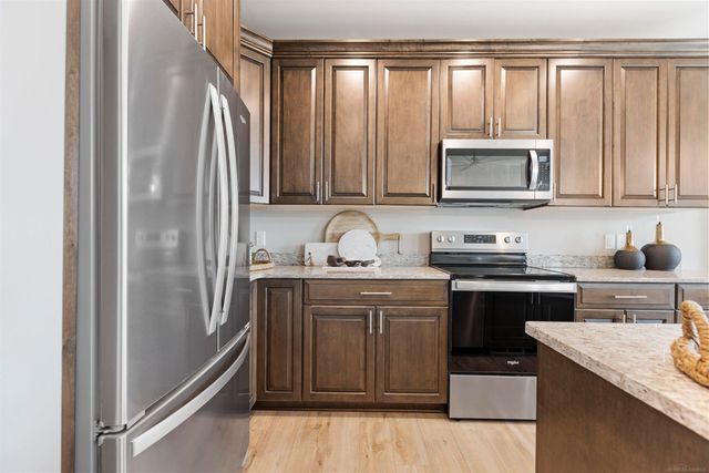 3894 Chatham Place Place 98, Brighton, MI 48114