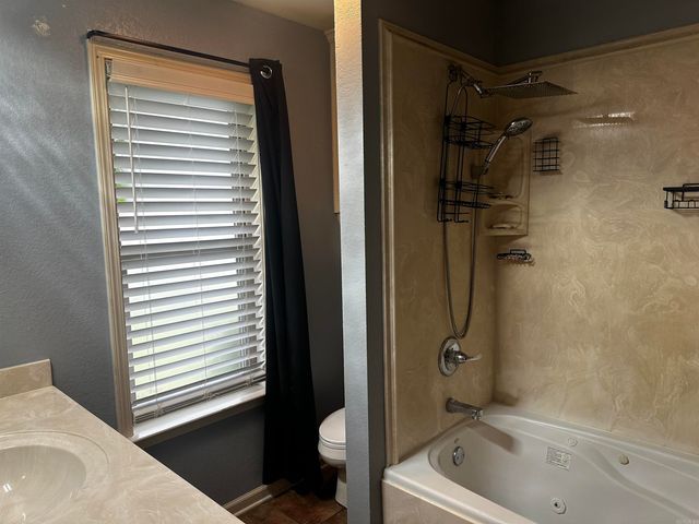 108 Spruce St, Jacksonville, AR 72076