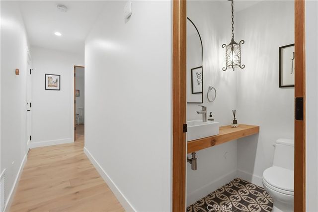 22616 Town Crier, Calabasas, CA 91302