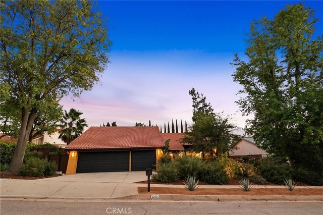 22616 Town Crier, Calabasas, CA 91302