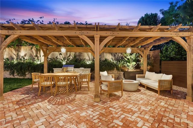 22616 Town Crier, Calabasas, CA 91302