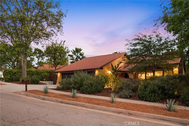 22616 Town Crier, Calabasas, CA 91302