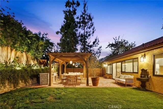 22616 Town Crier, Calabasas, CA 91302