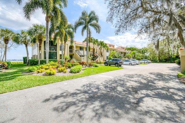 2570 NW Seagrass Drive 3a, Palm City, FL 34990