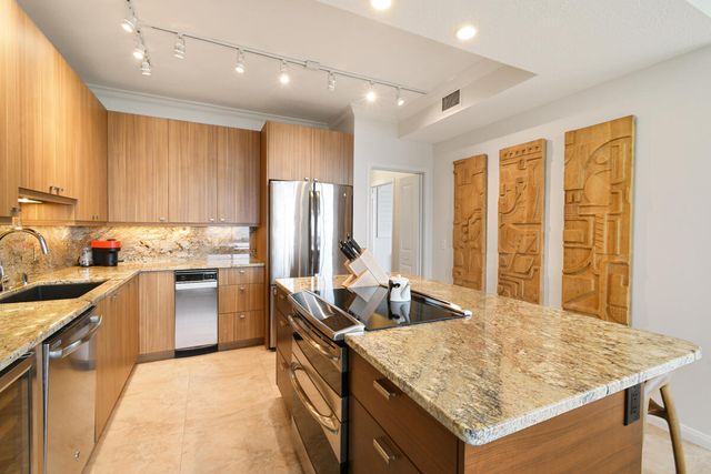 2570 NW Seagrass Drive 3a, Palm City, FL 34990
