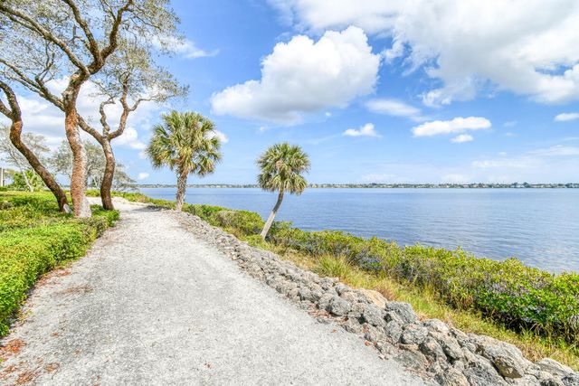 2570 NW Seagrass Drive 3a, Palm City, FL 34990