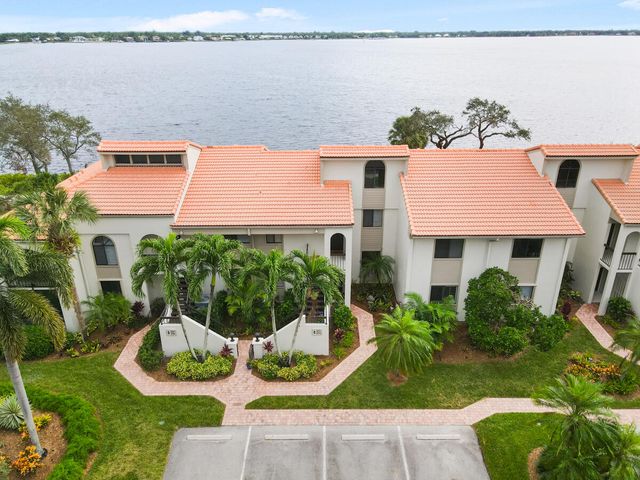 2570 NW Seagrass Drive 3a, Palm City, FL 34990