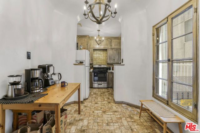 7063 Lanewood Avenue, Los Angeles, CA 90028