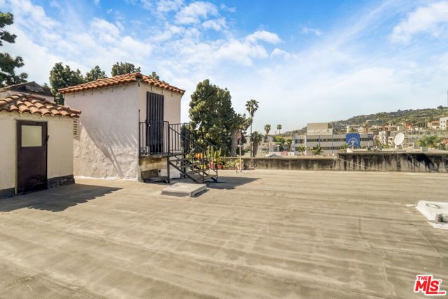 7063 Lanewood Avenue, Los Angeles, CA 90028