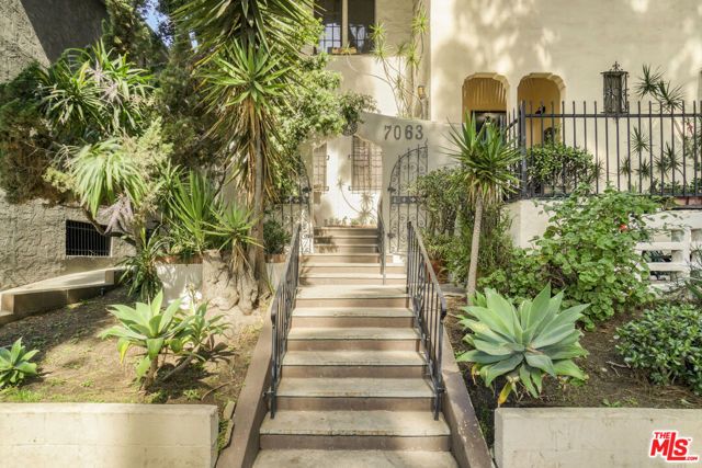 7063 Lanewood Avenue, Los Angeles, CA 90028