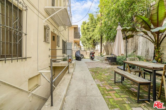 7063 Lanewood Avenue, Los Angeles, CA 90028