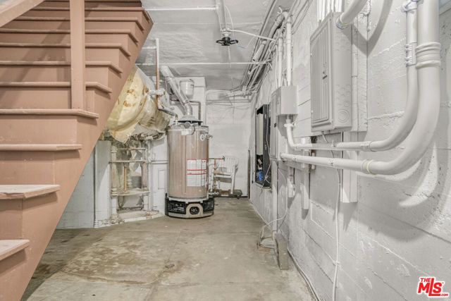 7063 Lanewood Avenue, Los Angeles, CA 90028