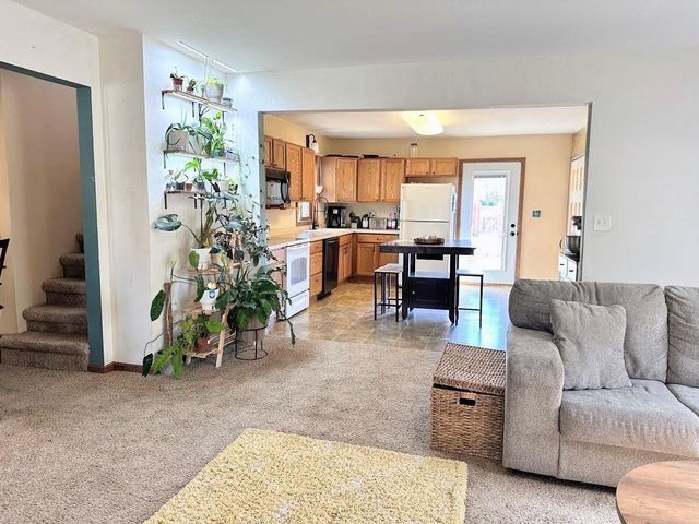 310 N Wacouta Avenue, Prairie Du Chien, WI 53821