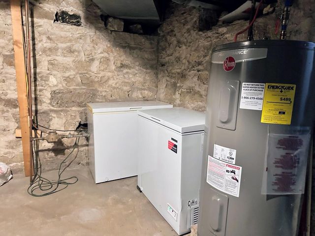 310 N Wacouta Avenue, Prairie Du Chien, WI 53821