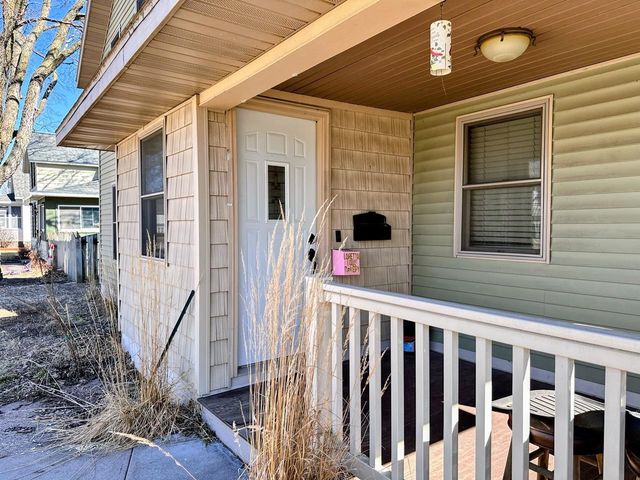 310 N Wacouta Avenue, Prairie Du Chien, WI 53821