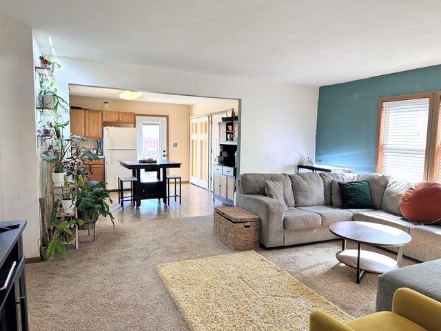 310 N Wacouta Avenue, Prairie Du Chien, WI 53821