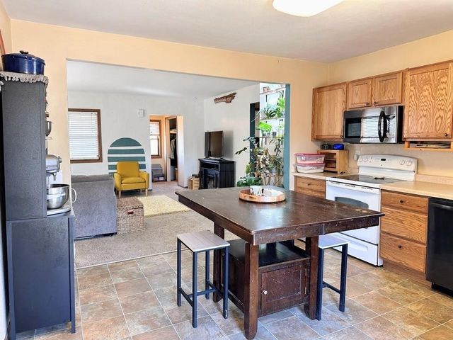 310 N Wacouta Avenue, Prairie Du Chien, WI 53821