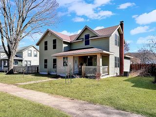 310 N Wacouta Avenue, Prairie Du Chien, WI 53821