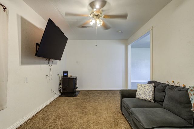 1916 73rd Street, Lubbock, TX 79423