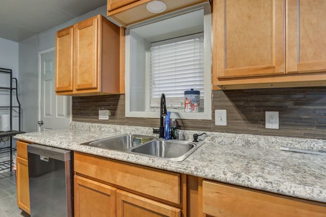 1916 73rd Street, Lubbock, TX 79423