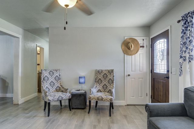 1916 73rd Street, Lubbock, TX 79423