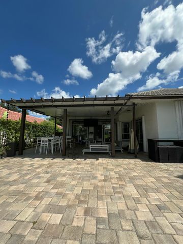 8252 NW 44th Street, Coral Springs, FL 33065