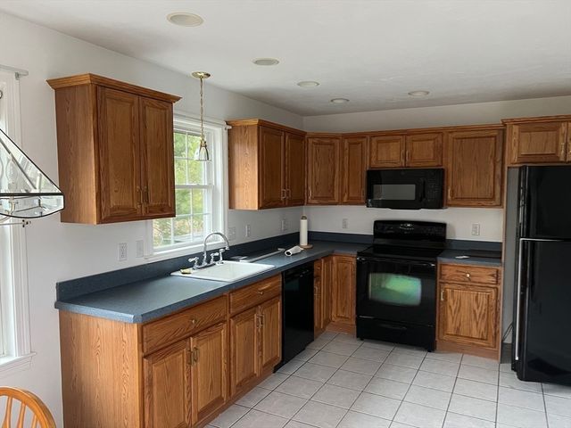 367 Rockland St 1, Abington, MA 02351