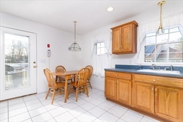 367 Rockland St 1, Abington, MA 02351