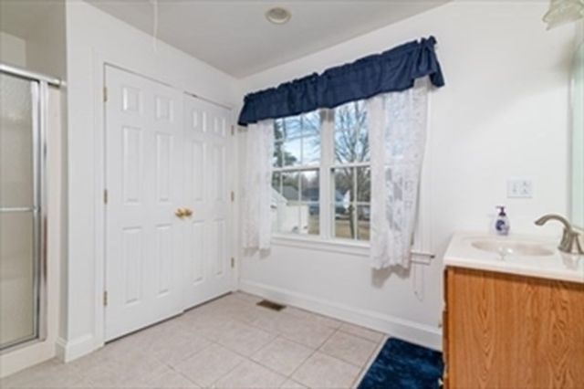 367 Rockland St 1, Abington, MA 02351