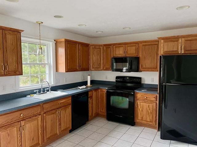 367 Rockland St 1, Abington, MA 02351