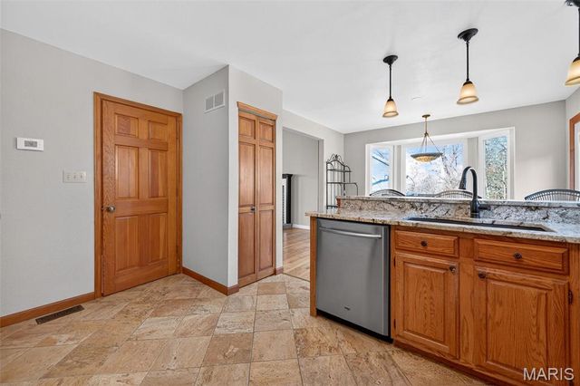 2 Walnut Creek Court, St Charles, MO 63304