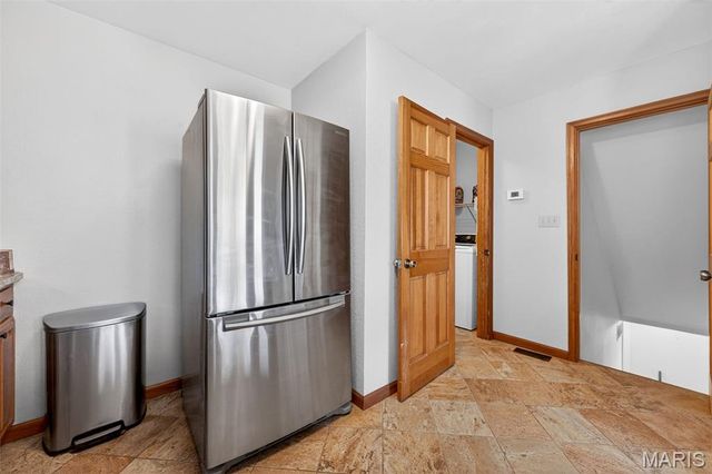 2 Walnut Creek Court, St Charles, MO 63304