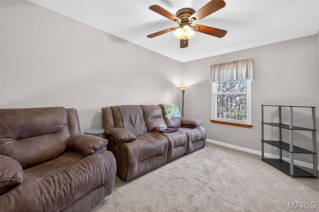 2 Walnut Creek Court, St Charles, MO 63304